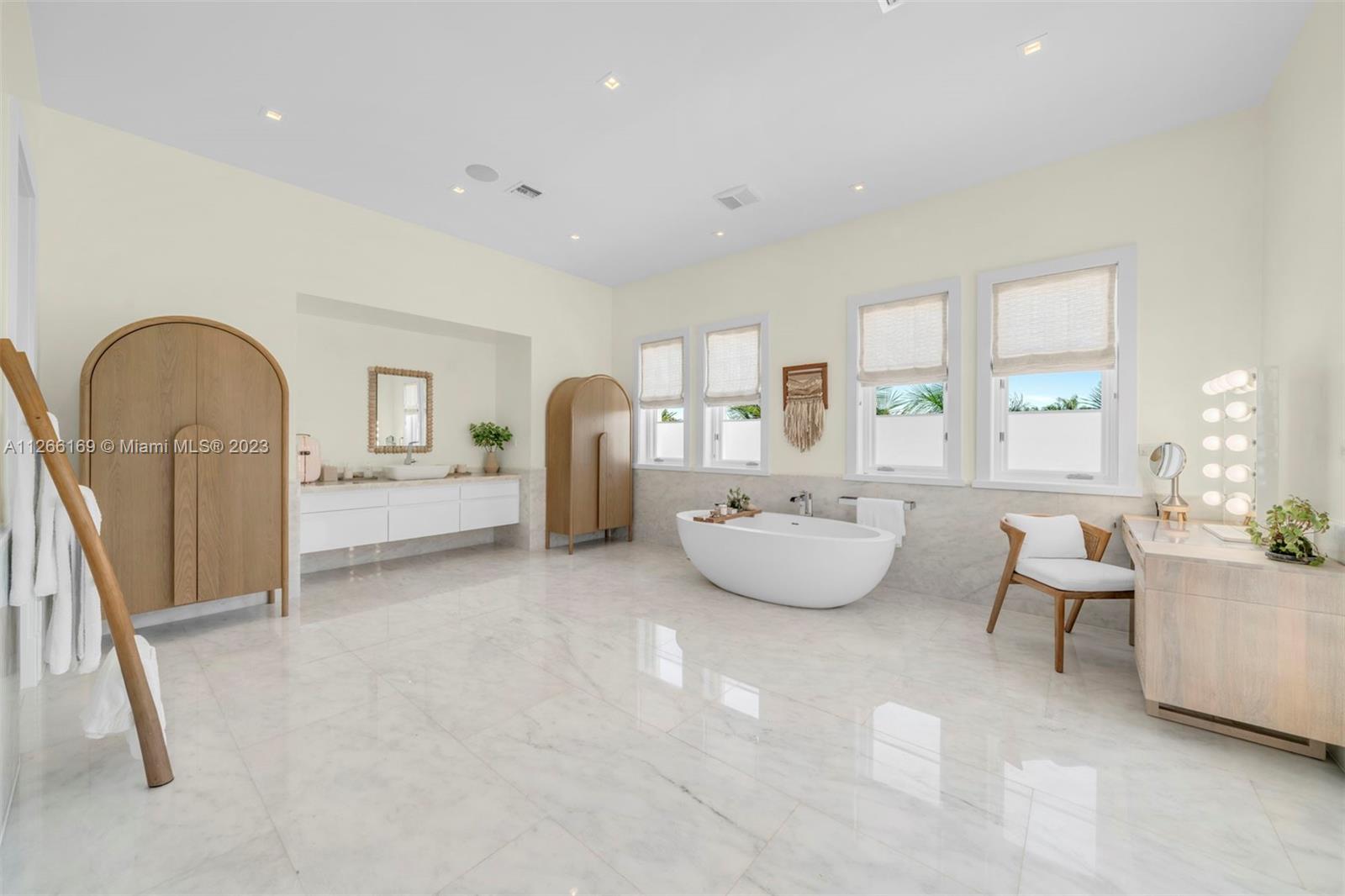 GABLES ESTATES NO 2 - Residential