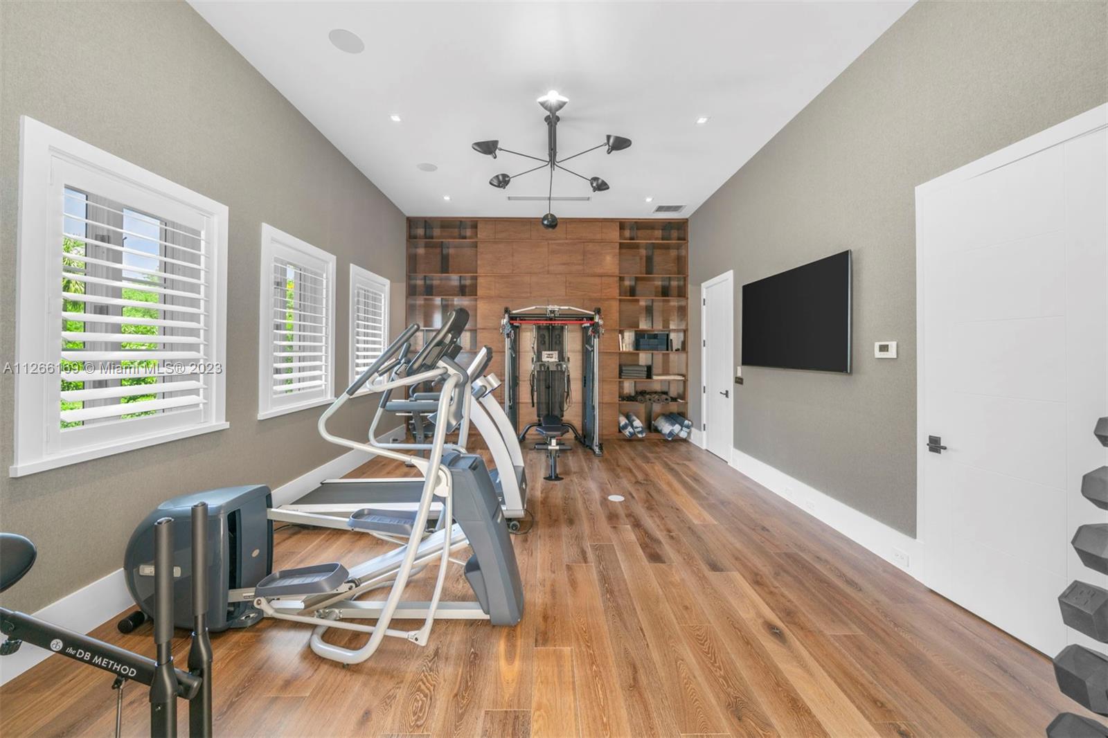 GABLES ESTATES NO 2 - Residential