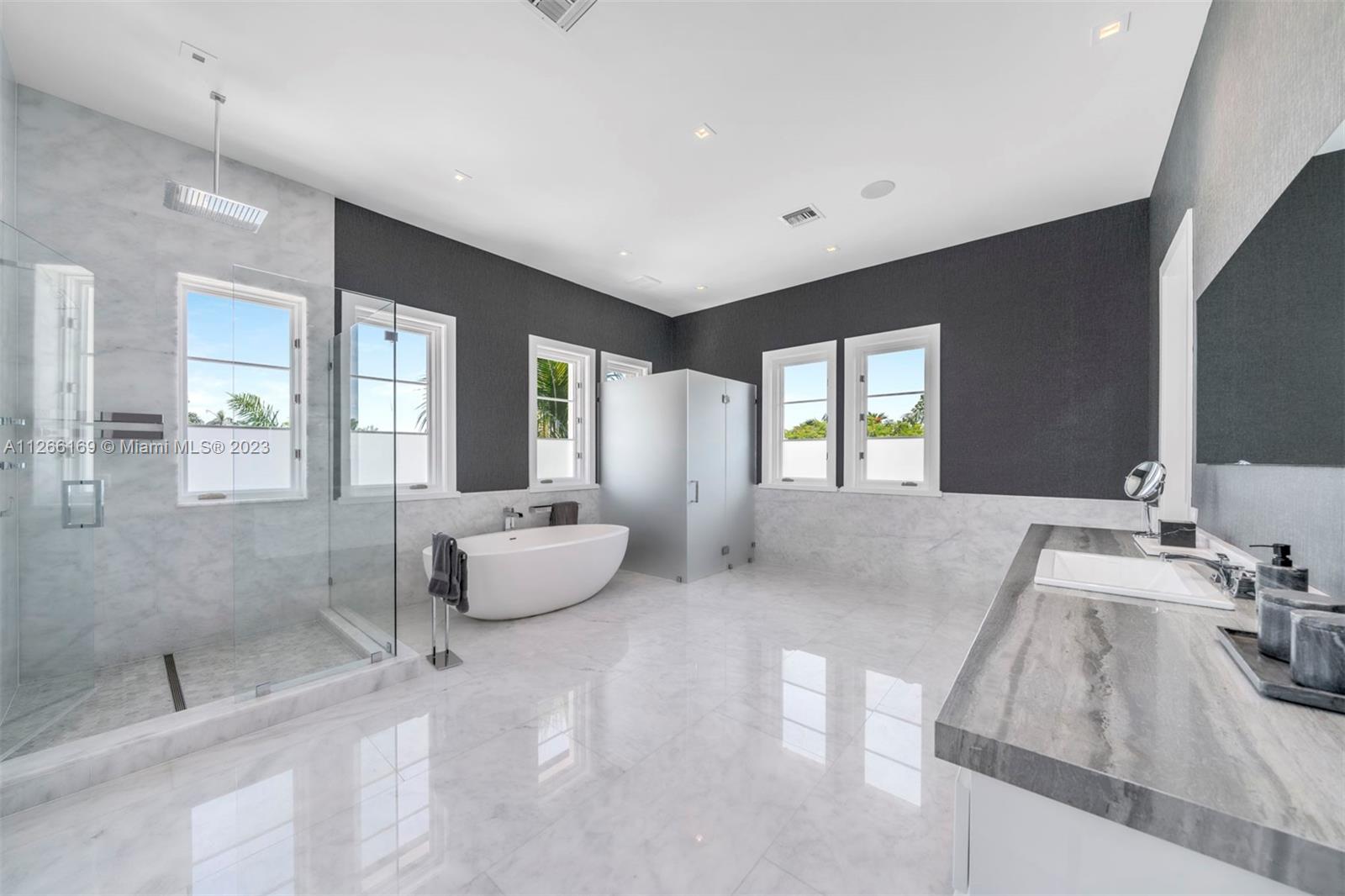 GABLES ESTATES NO 2 - Residential