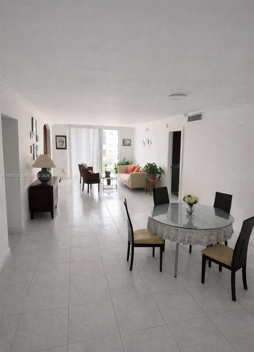 THREE HORIZONS NORTH COND - Residential