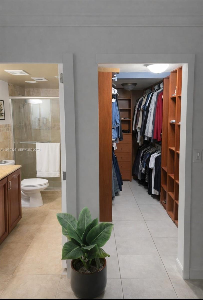 THREE HORIZONS NORTH COND - Residential