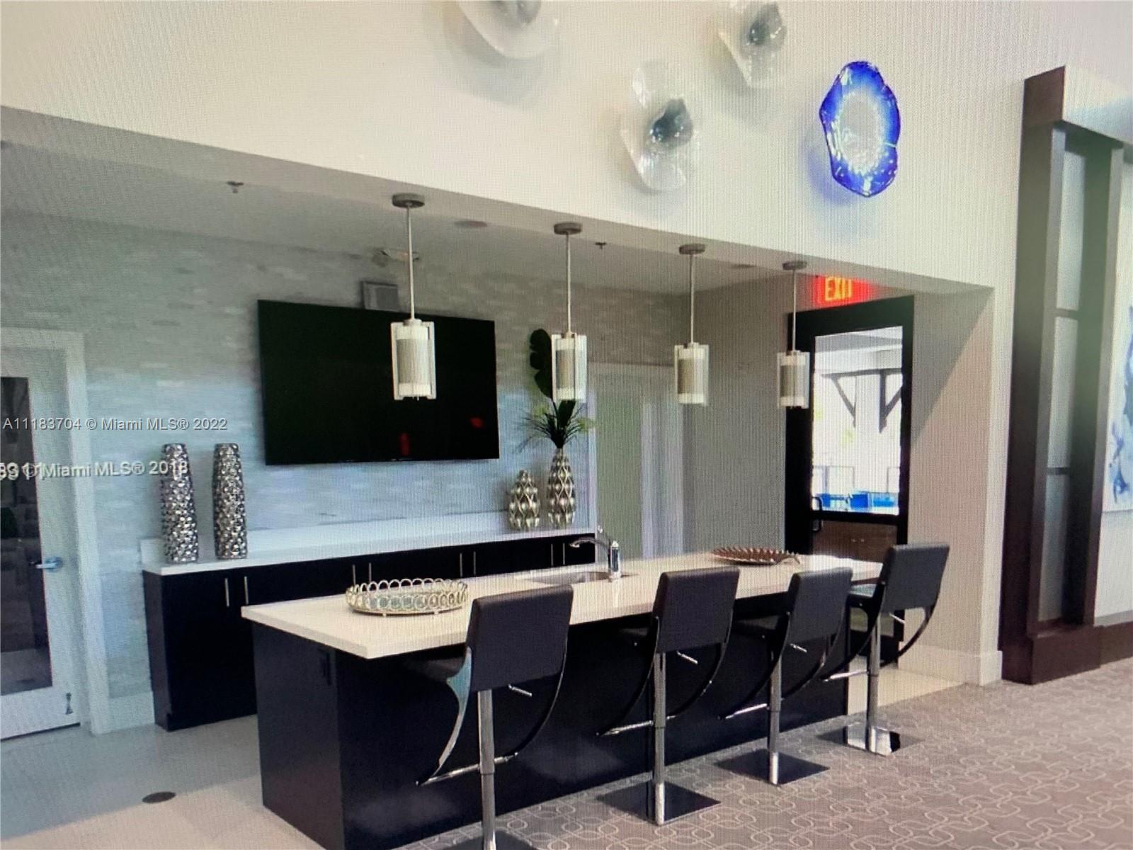 KENDALL COMMONS TOWNHOMES - Residential Lease