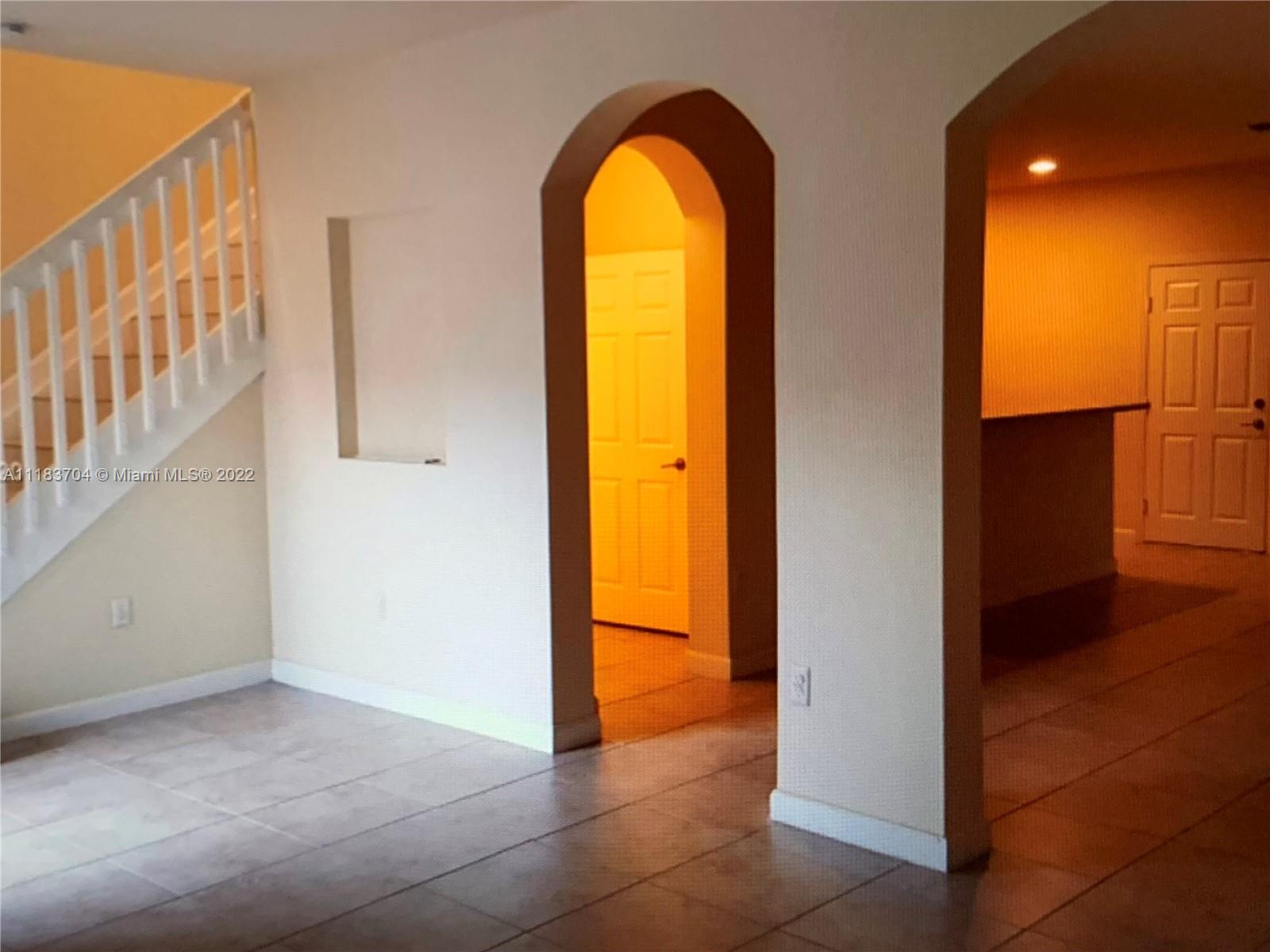 KENDALL COMMONS TOWNHOMES - Residential Lease