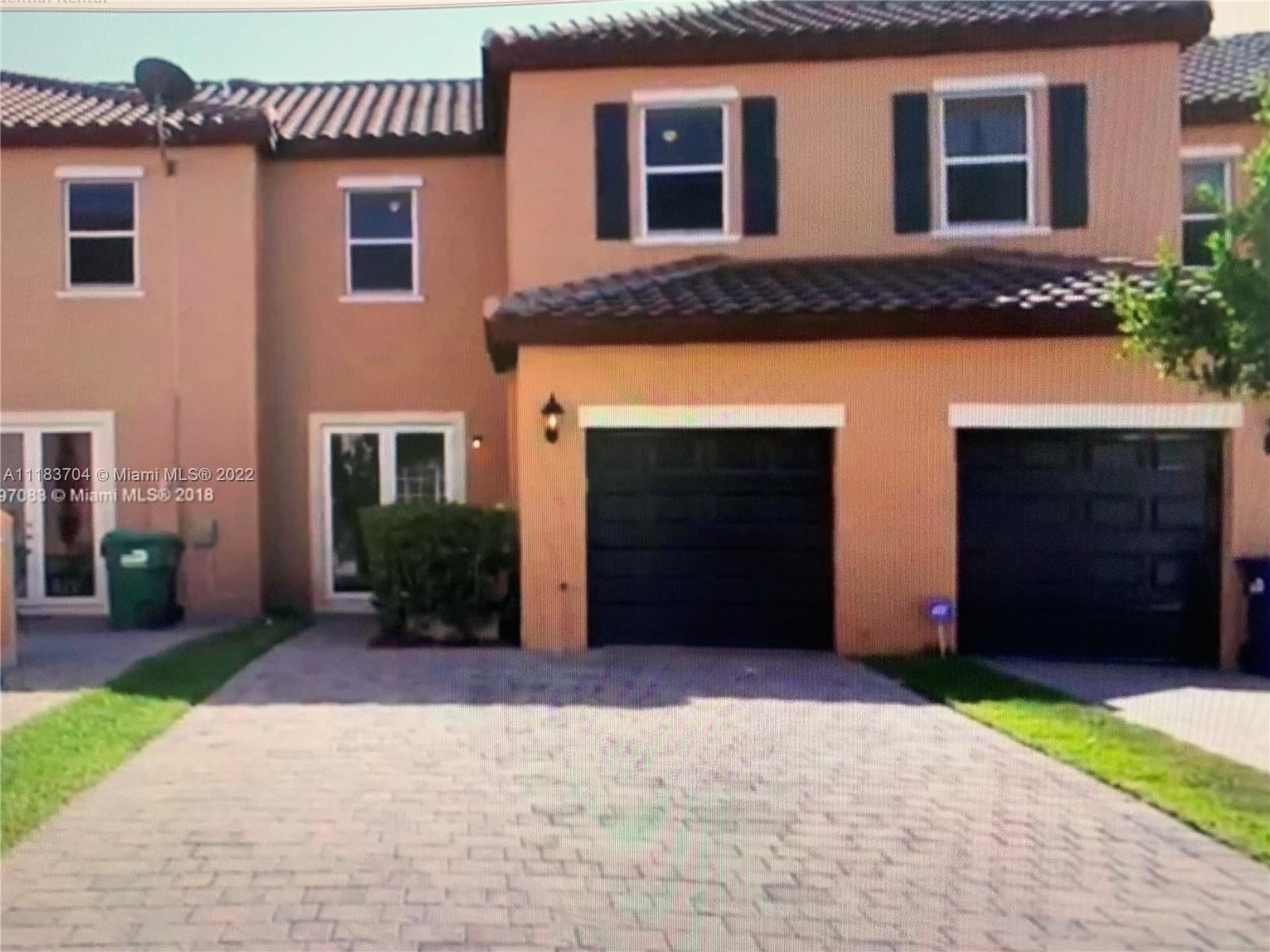 KENDALL COMMONS TOWNHOMES - Residential Lease