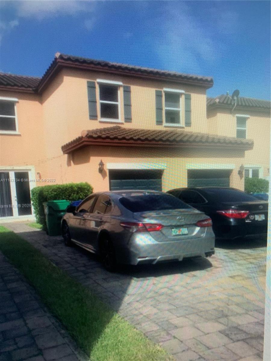 KENDALL COMMONS TOWNHOMES - Residential Lease