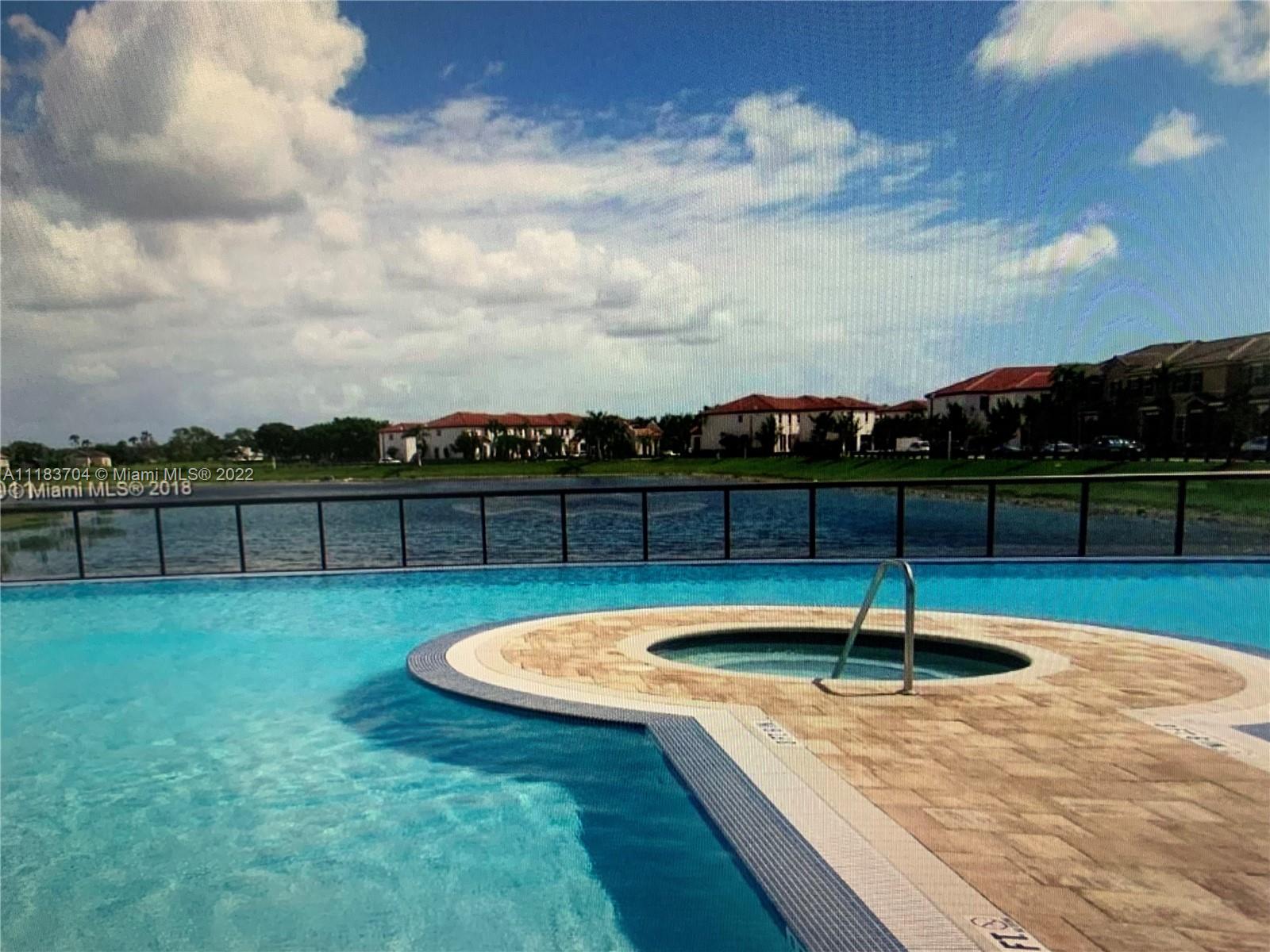 KENDALL COMMONS TOWNHOMES - Residential Lease