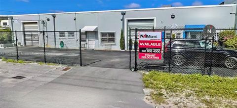 3241 NW 38th St Miami FL 33142