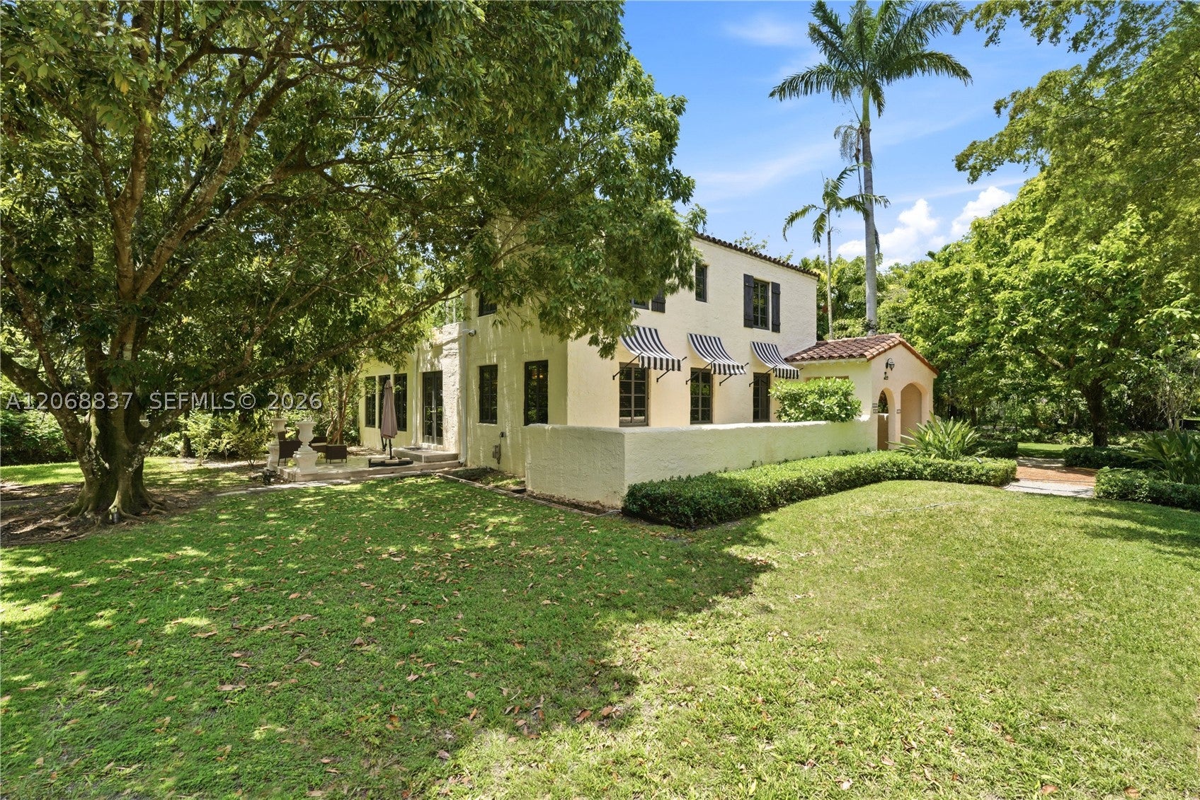 1140 Asturia Ave