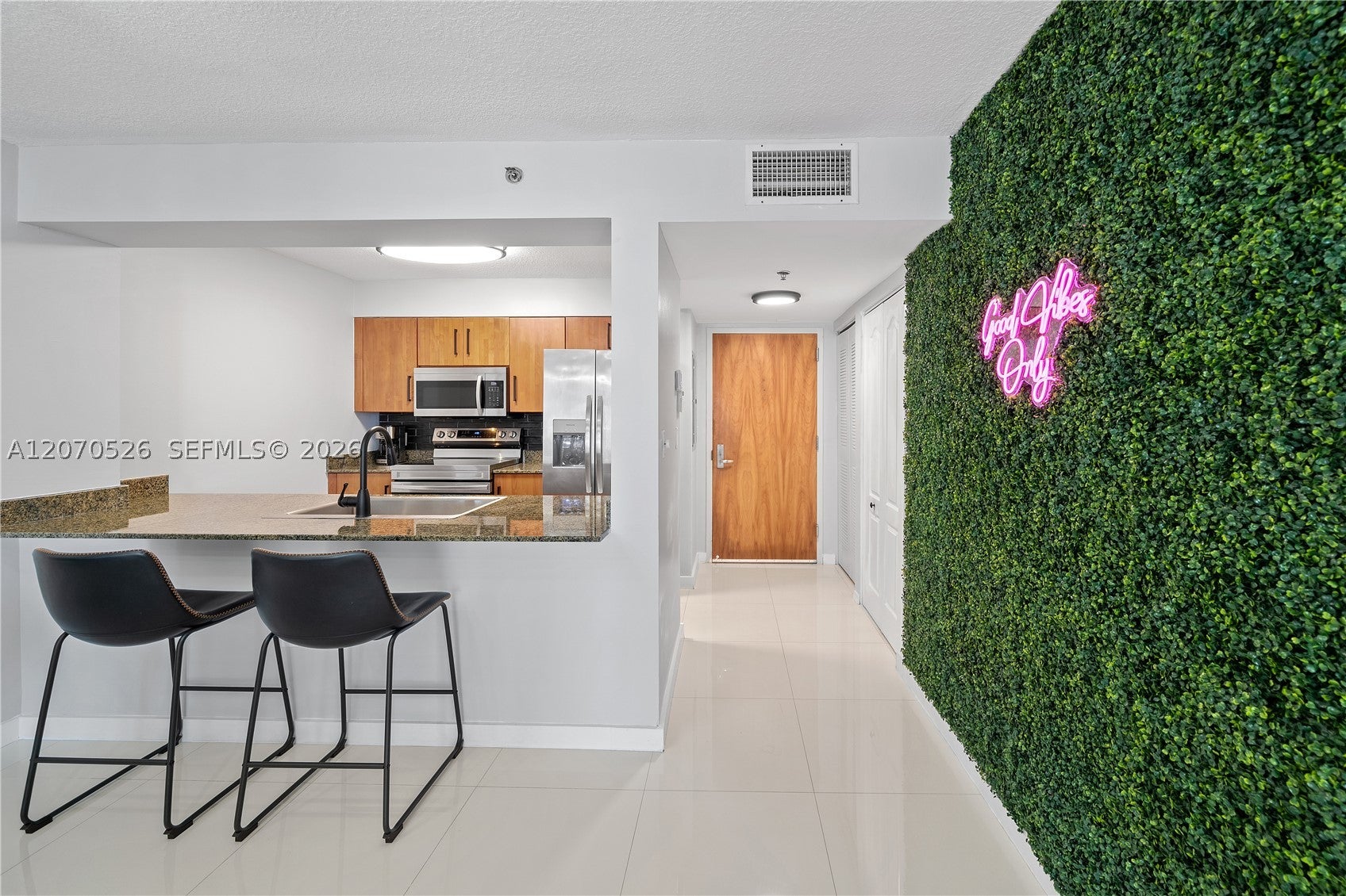 1200 Brickell Bay Dr 2205