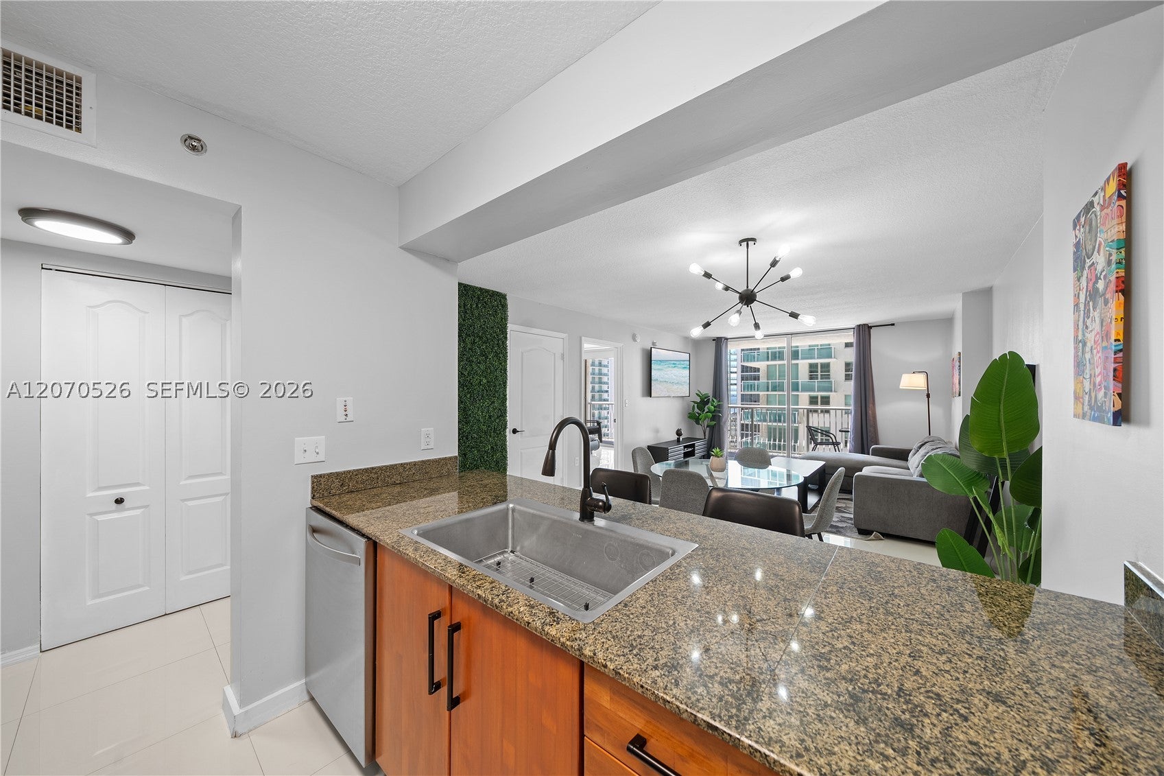 1200 Brickell Bay Dr 2205