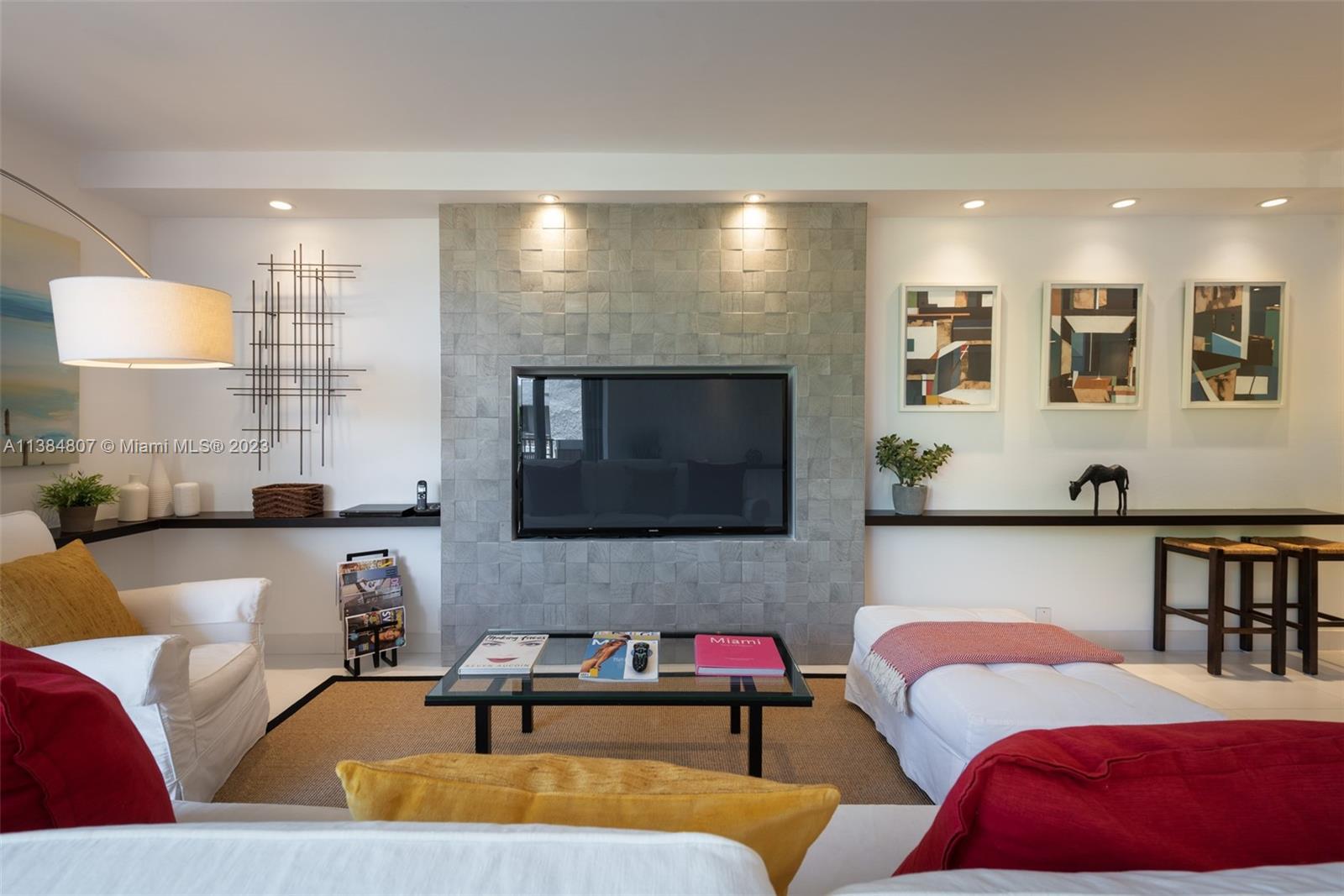 Properties 1 121 Crandon Blvd 463