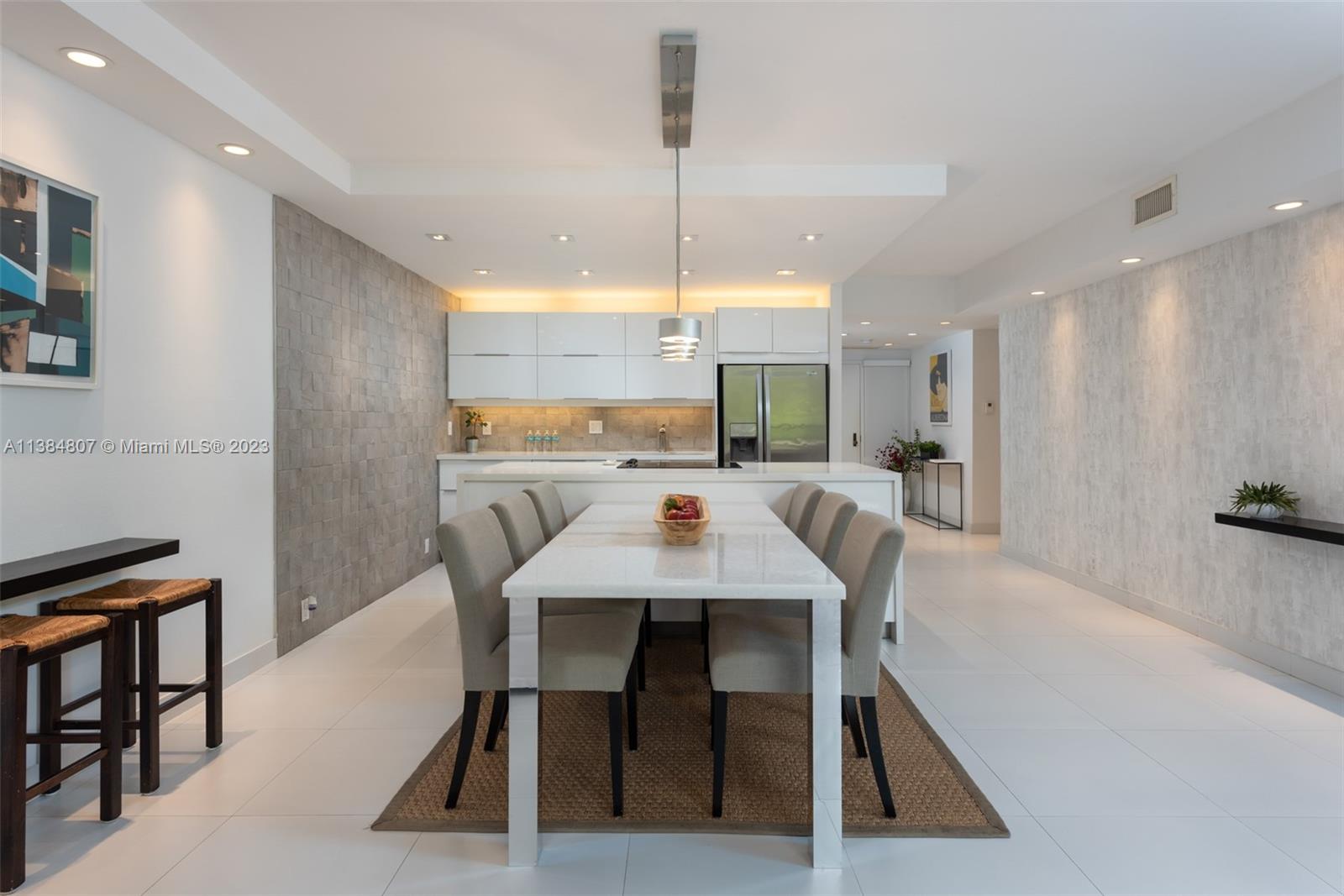 Properties 2 121 Crandon Blvd 463