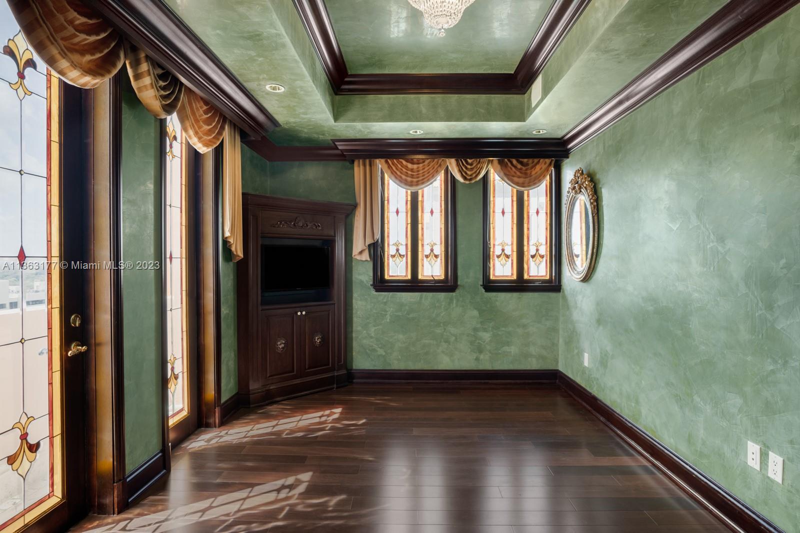 SEGOVIA TOWER CONDO - Residential