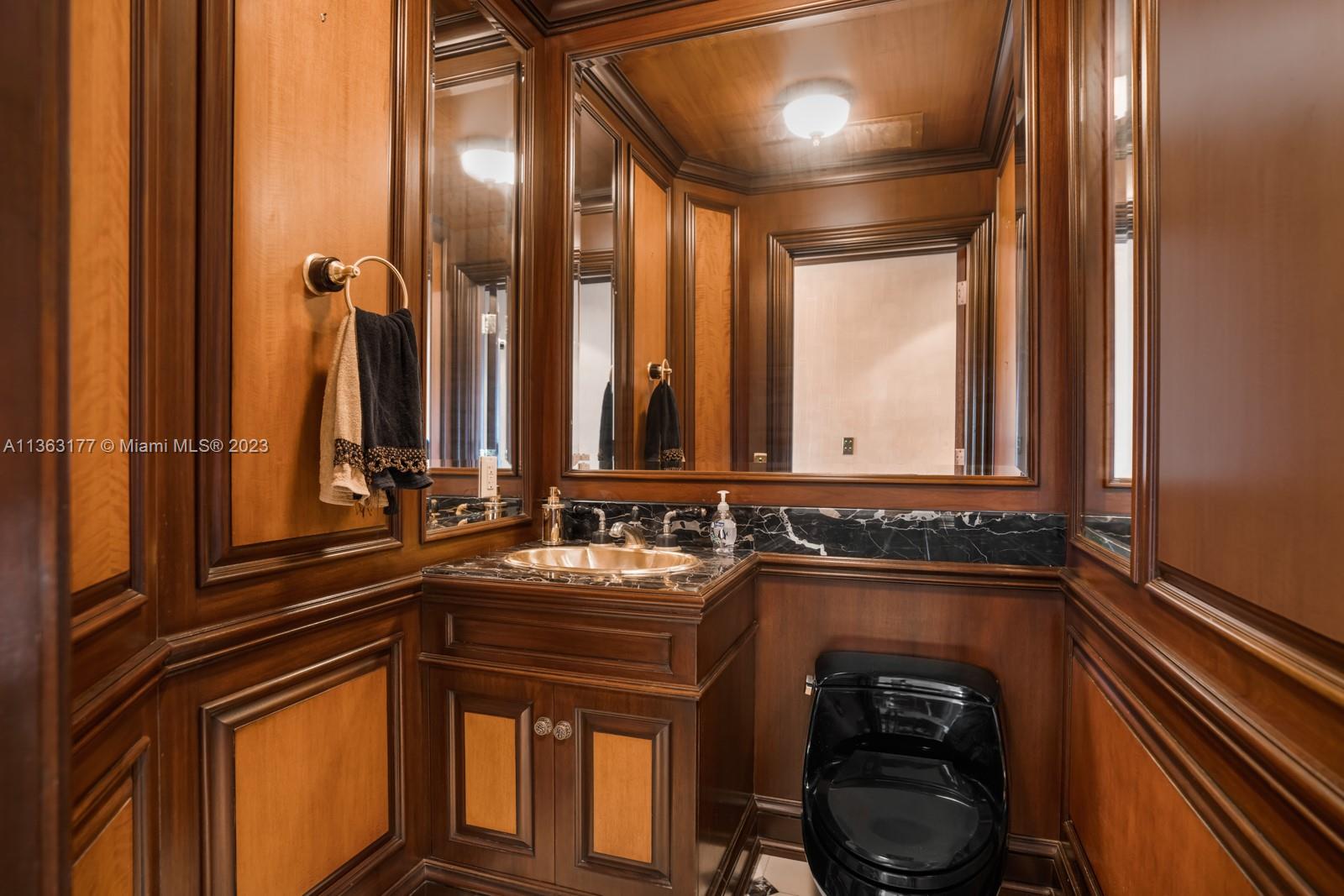 SEGOVIA TOWER CONDO - Residential