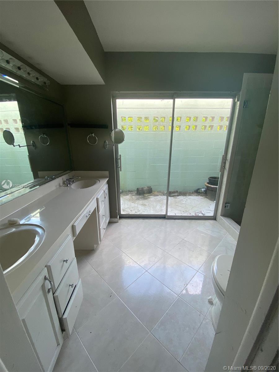 OLD CUTLER PINES - Residential