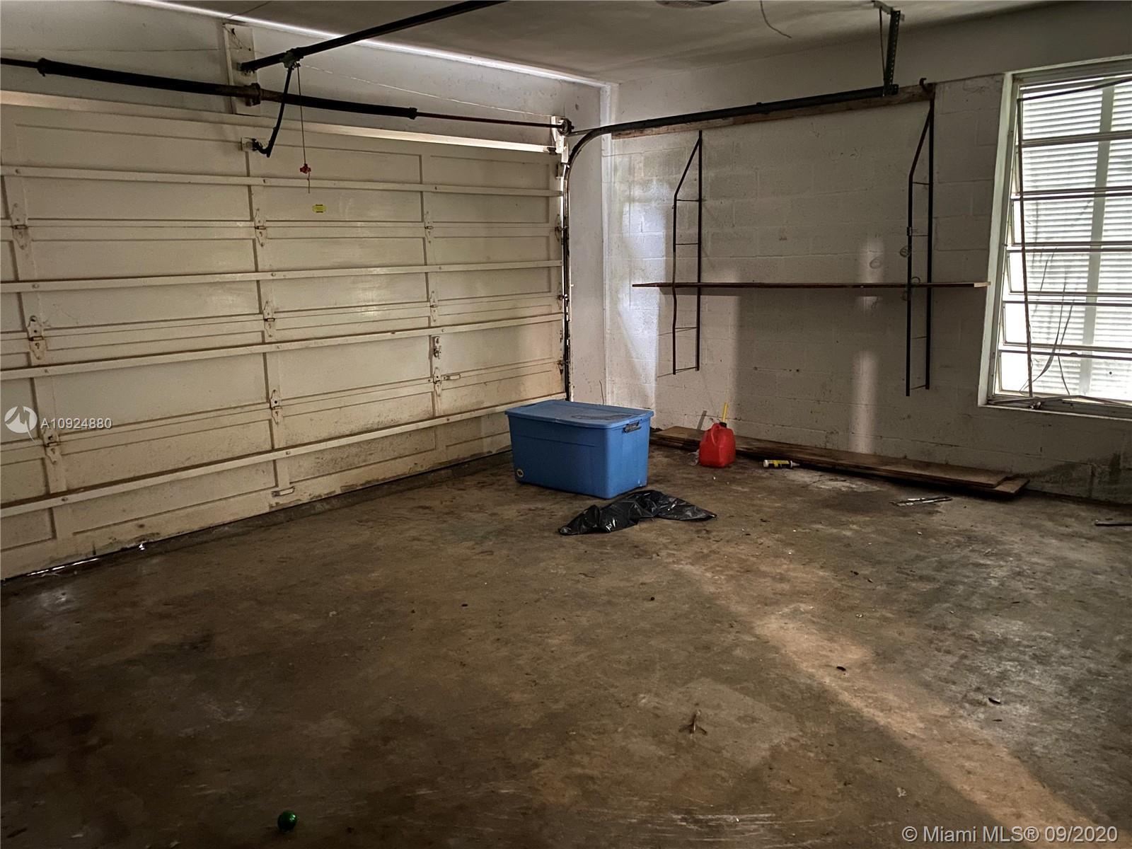 OLD CUTLER PINES - Residential