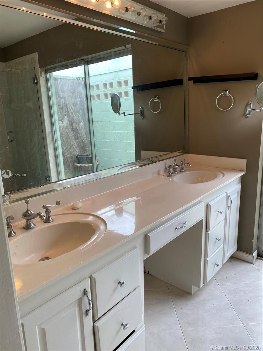 OLD CUTLER PINES - Residential