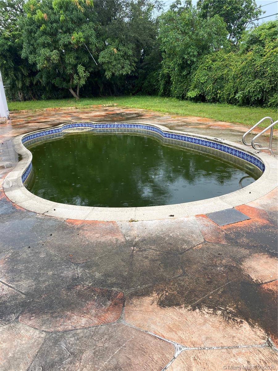 OLD CUTLER PINES - Residential