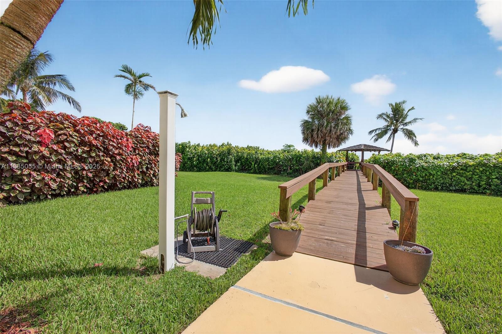 SEA PALMS CONDOMINIUM - Residential