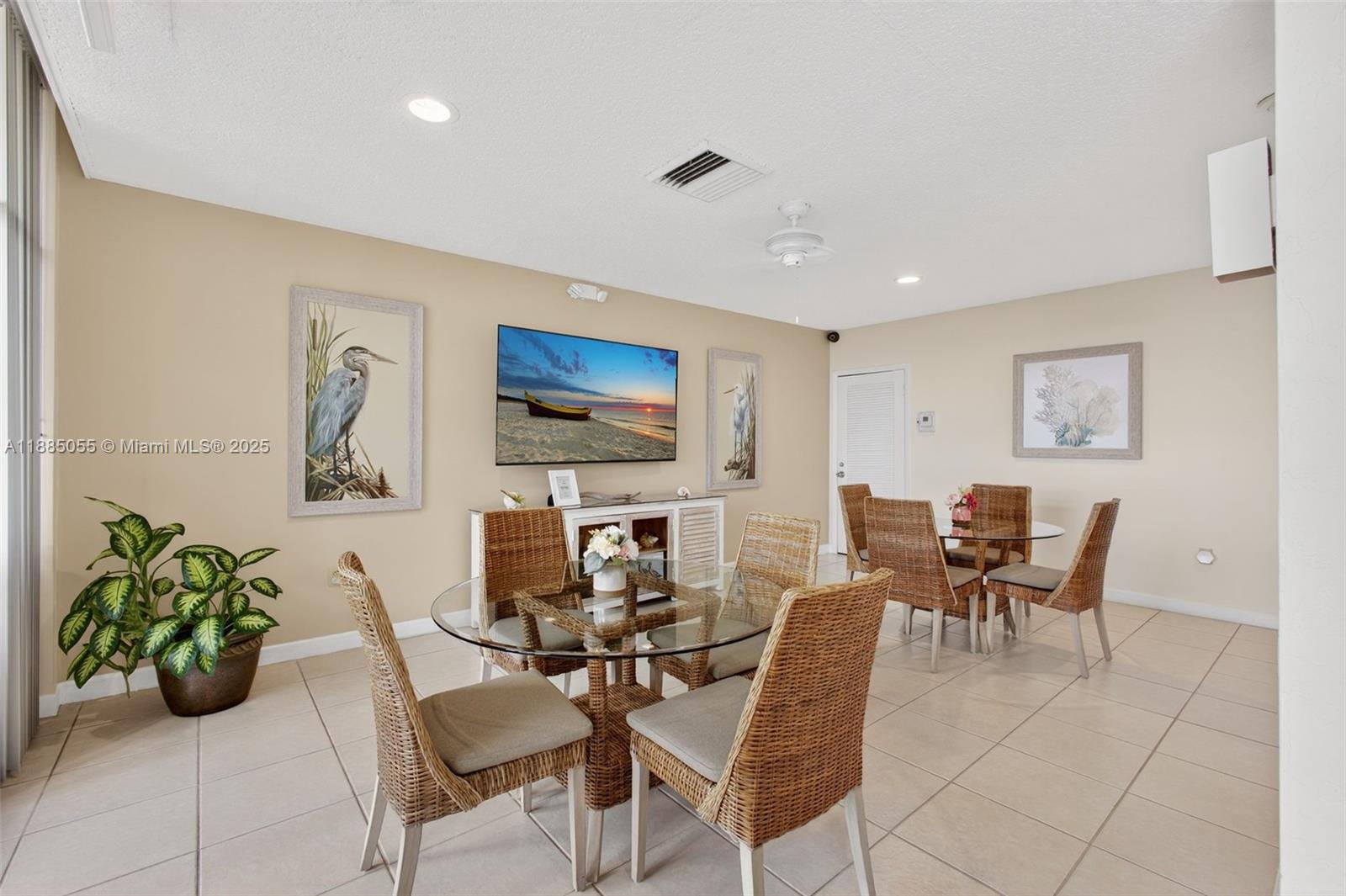 SEA PALMS CONDOMINIUM - Residential