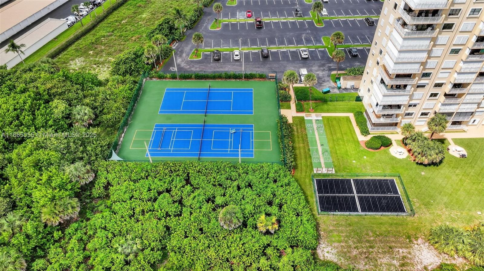 SEA PALMS CONDOMINIUM - Residential