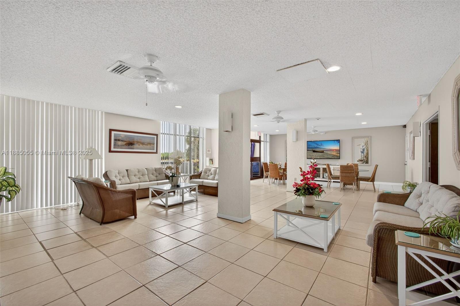 SEA PALMS CONDOMINIUM - Residential