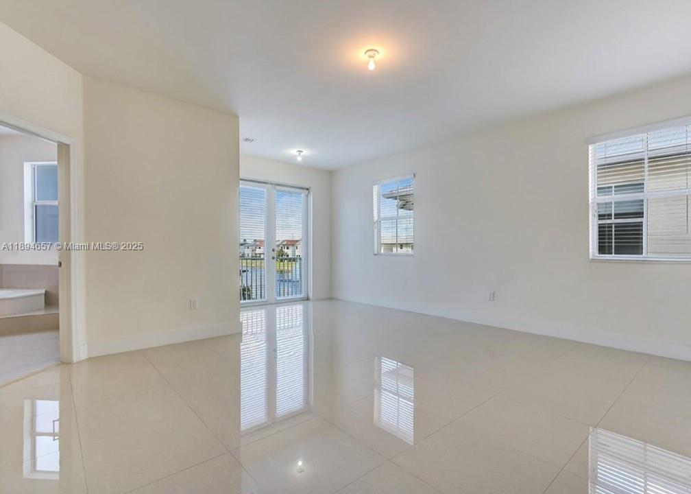 VINTAGE ESTATES - Residential