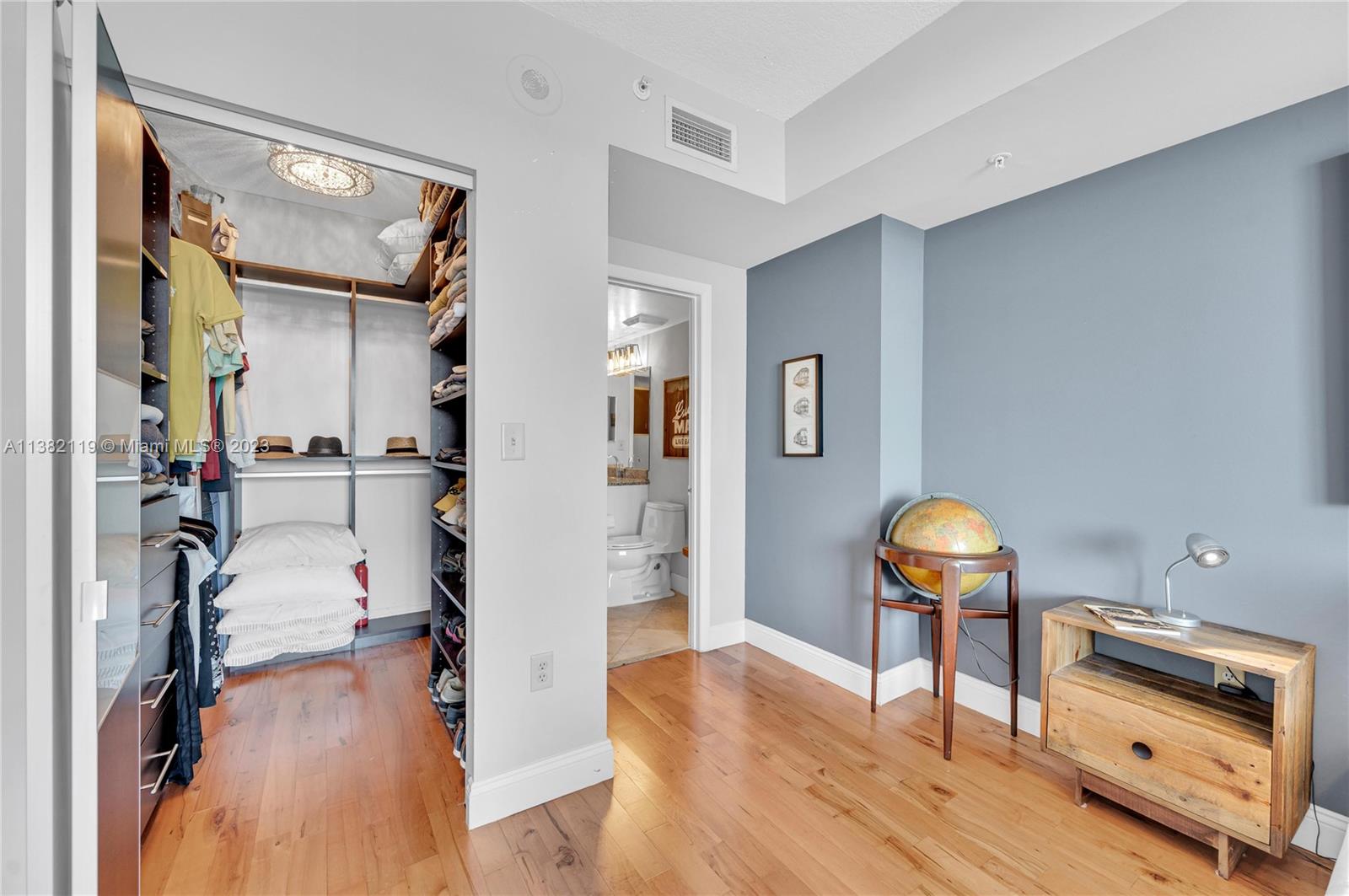 TIDES AT BRIDGESIDE SQUAR - Residential