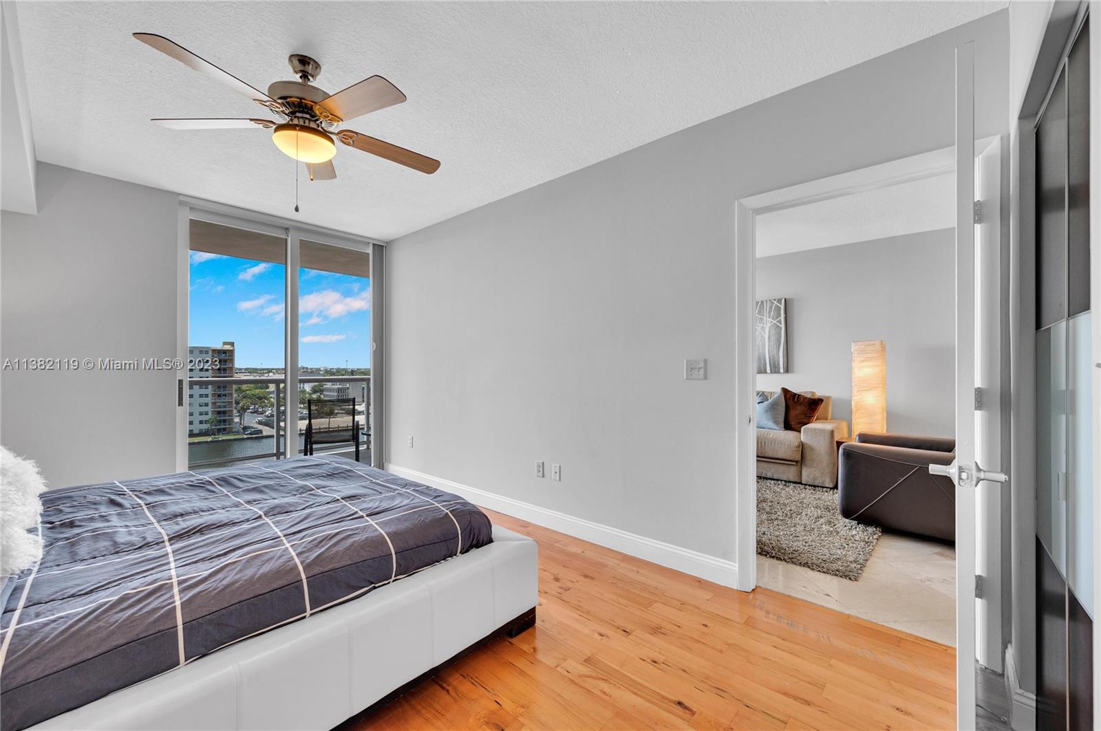 TIDES AT BRIDGESIDE SQUAR - Residential