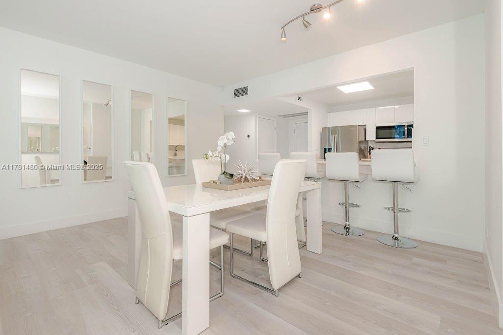 RONEY PALACE CONDO - Residential