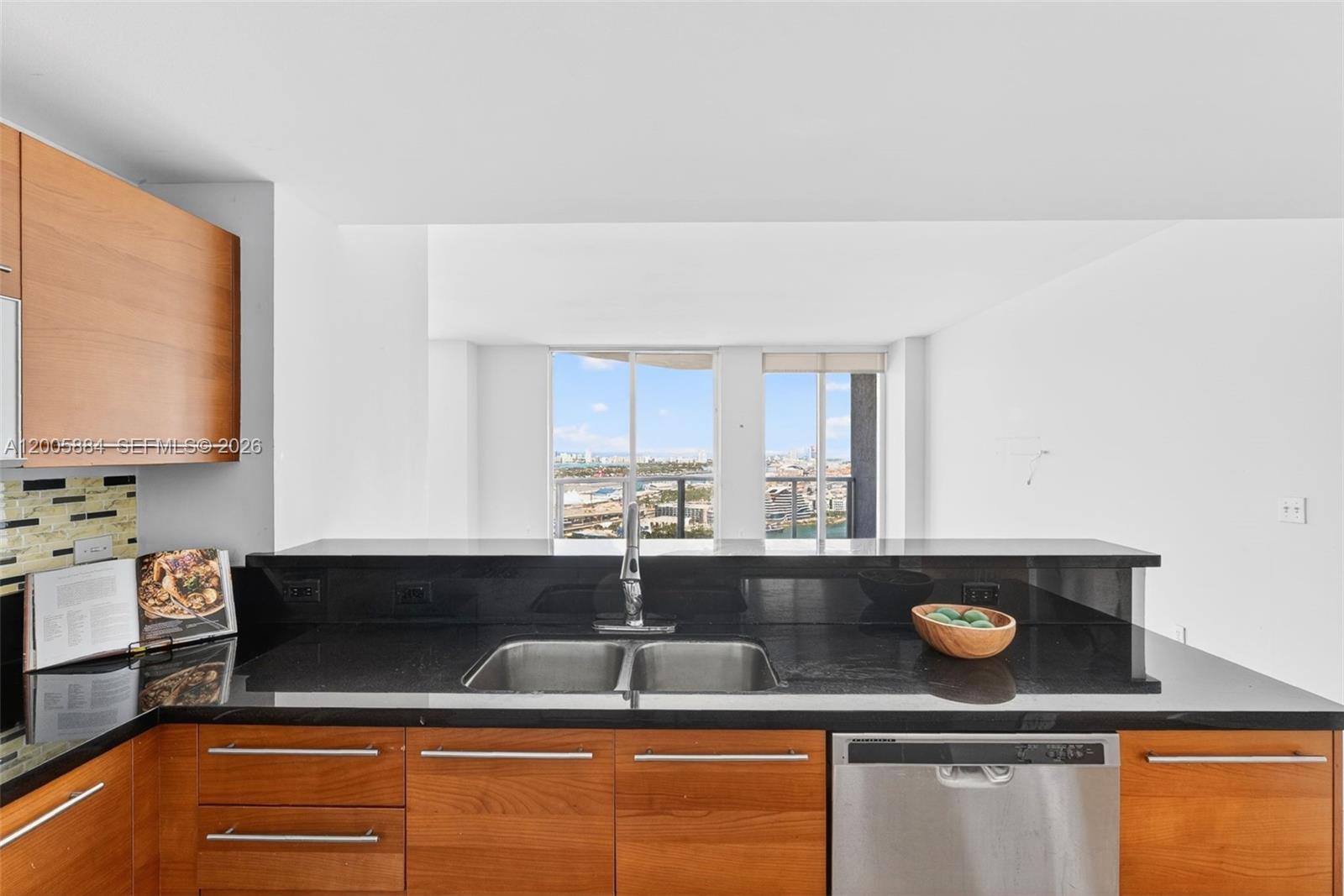 VIZCAYNE NORTH CONDO - Residential