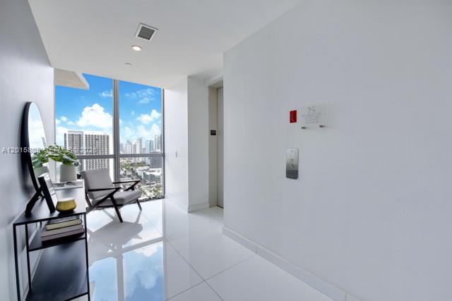 MARQUIS CONDO - Residential
