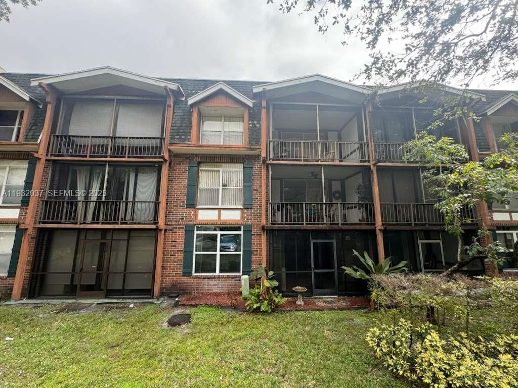 Photo of 3670 Inverrary Dr #3S, Lauderhill, FL 33319 (MLS # A11932037)