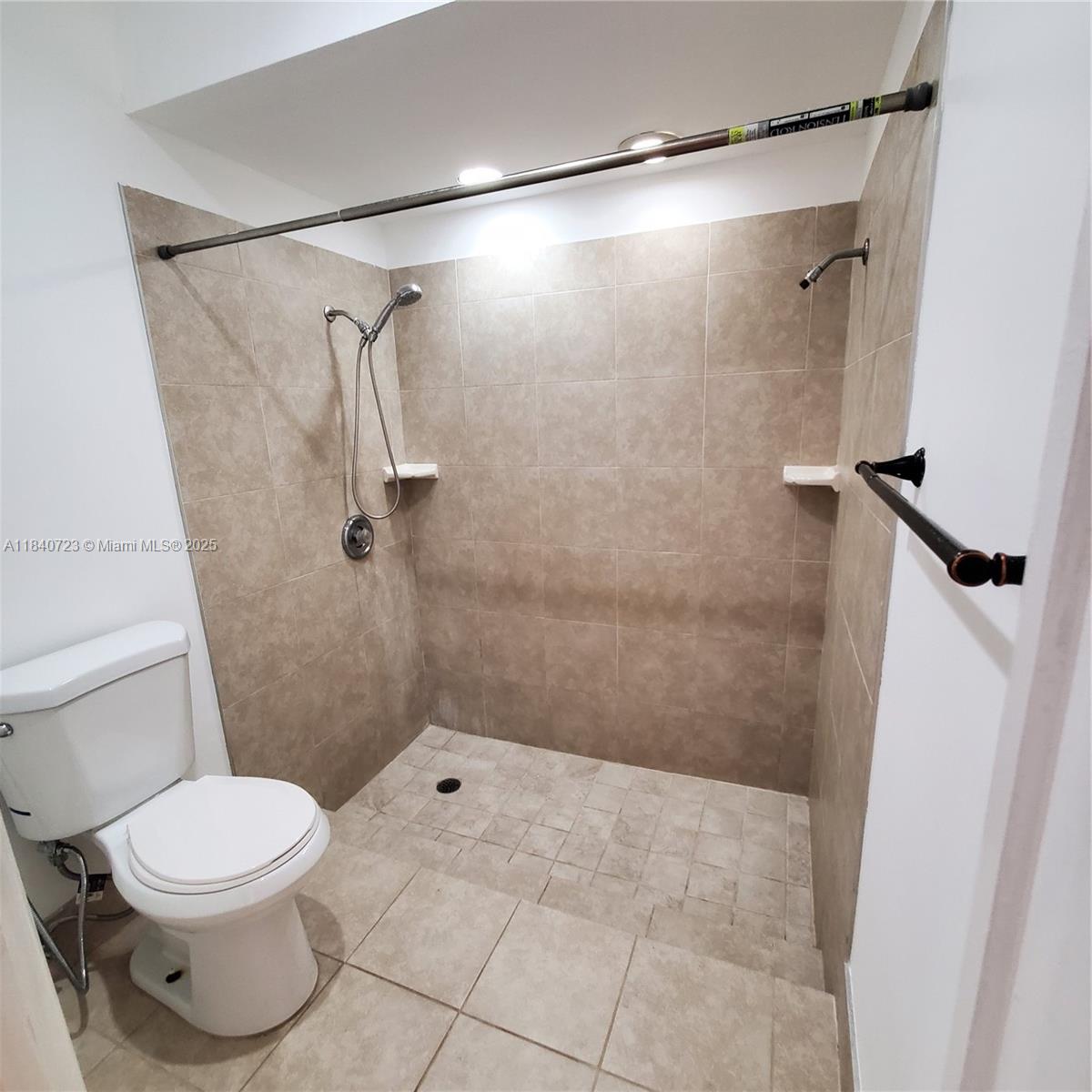 COUNTRY ISLES - Residential