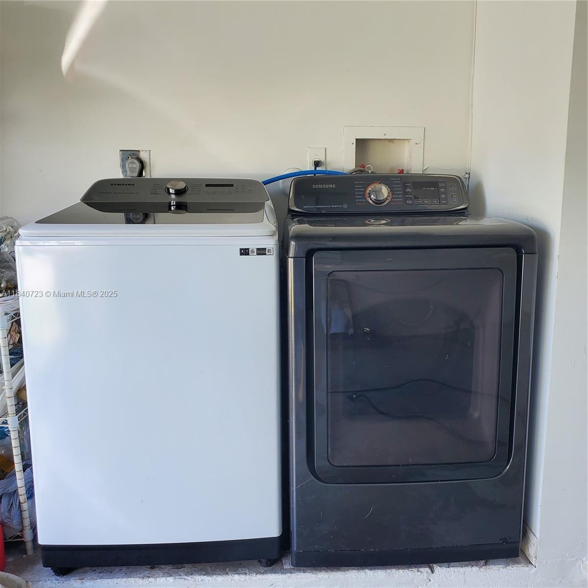 COUNTRY ISLES - Residential