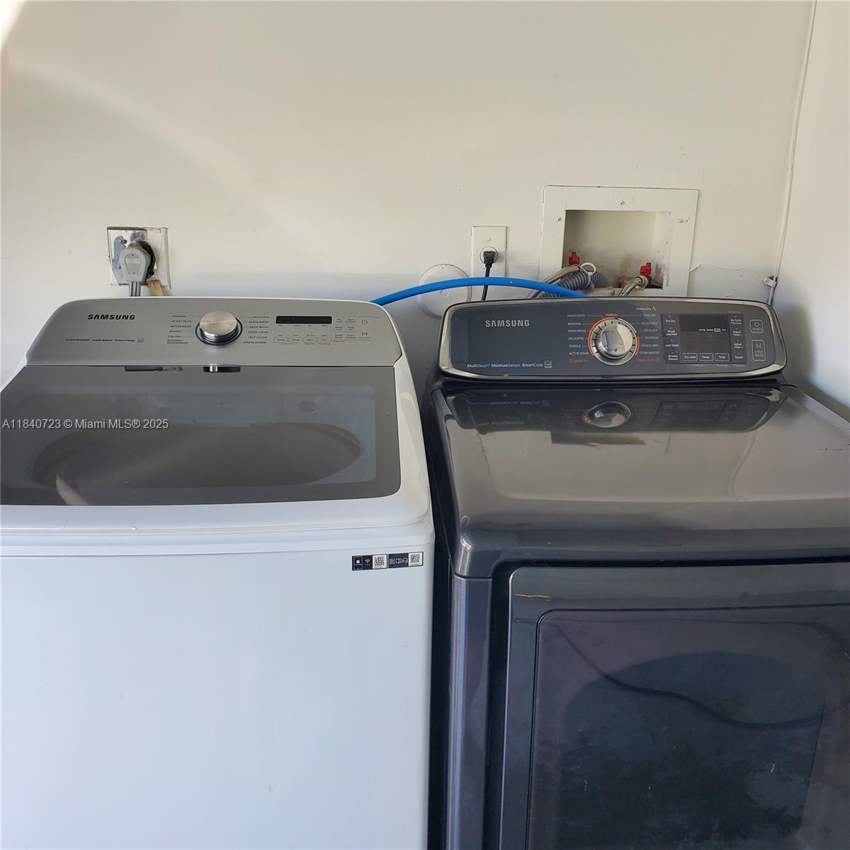 COUNTRY ISLES - Residential