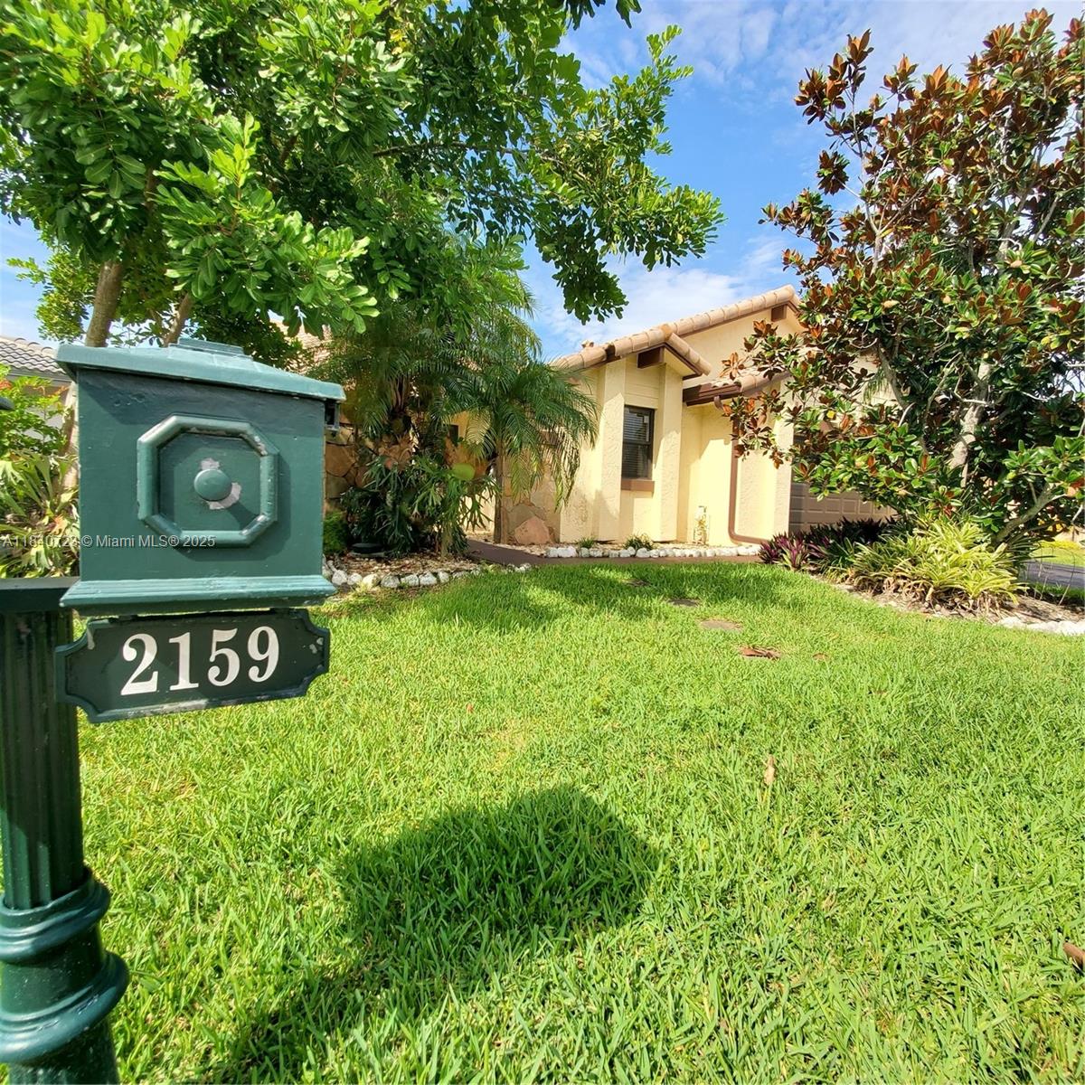 COUNTRY ISLES - Residential