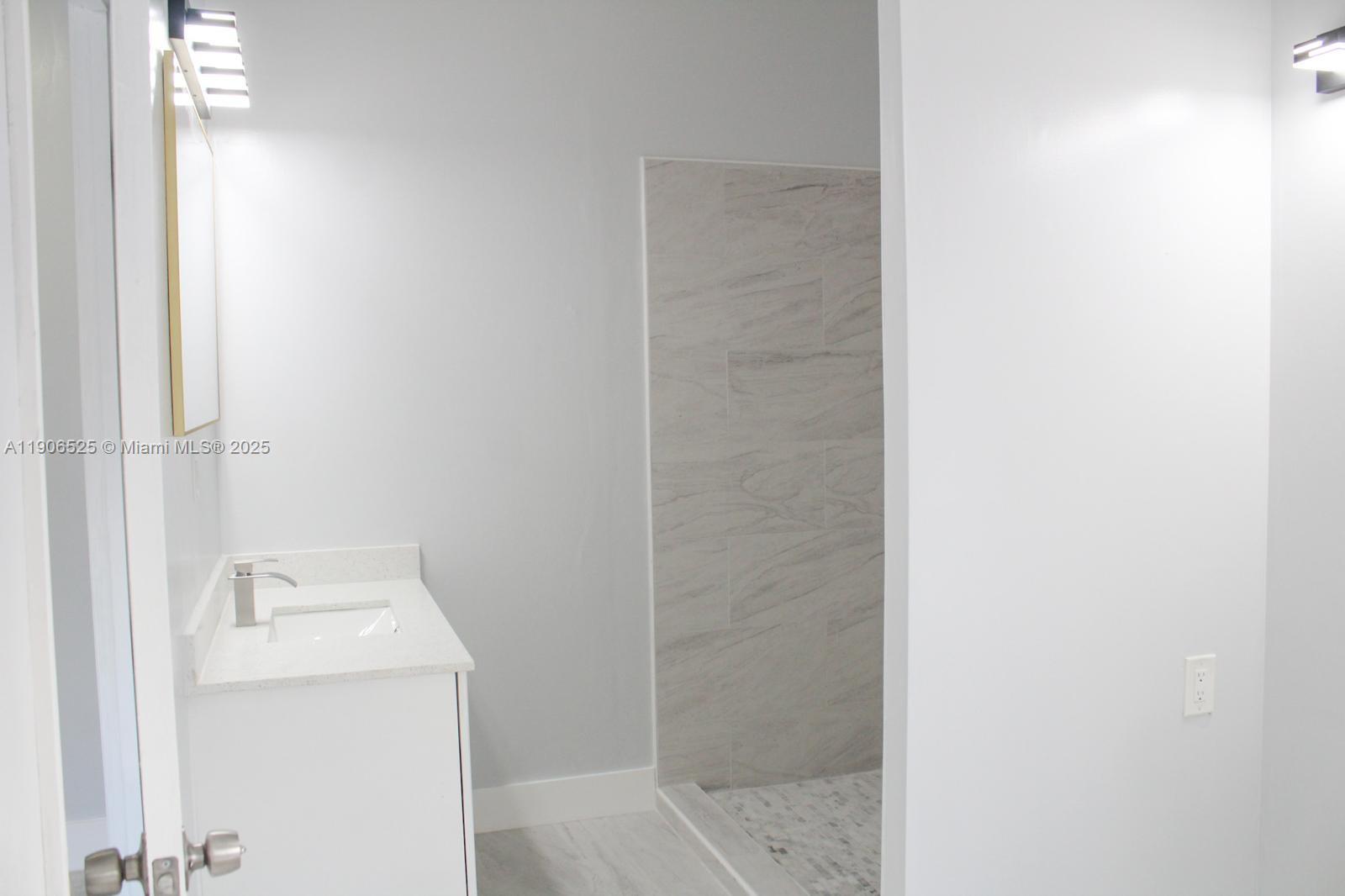 COCOWALK ESTATES - Residential