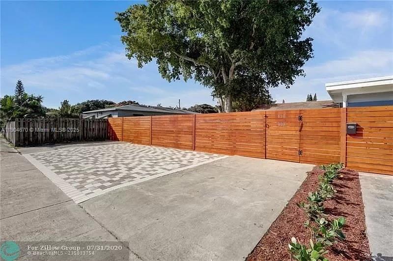 OCEAN BREEZE GARDENS RESU - Residential Lease