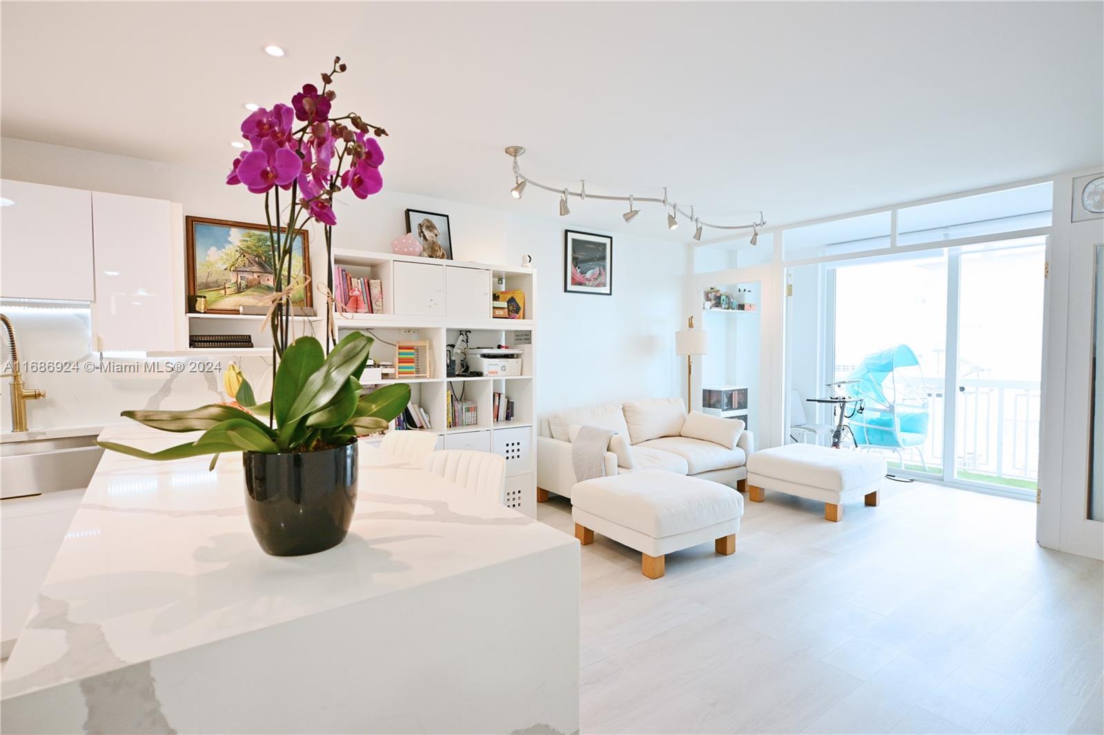 Lovely 1/1 w/ Direct Ocean Views & Parking In What Well May Be The Most Structurally & Financially Secure Building in South Beach's Prestigious SOFI Neighborhood. You'll Enjoy All The Comforts Of A Remodeled Home- New Stainless Steel Appliances, New HVAC, New Impact Windows & Sliders, & More. Quartz Waterfall Countertop & Toto Kitchen Farmer Sink/Faucet. Small Office Near Balcony Provides Just The Right Amount Of Privacy To Get Work Done, & The Amazing Ocean View Provides The Serenity To Get Through It! Building Features Heated Pool, Direct Ocean Access Including Free Beach Chairs & Umbrellas & More. Low HOA Includes Cable, Internet, Water, Sewer, Trash, & Indoor Pest Control. Steps To The Beach, Joe's Stone Crab, Carbone, & All The Excitement of Ocean Drive! 40yr Certification Completed!