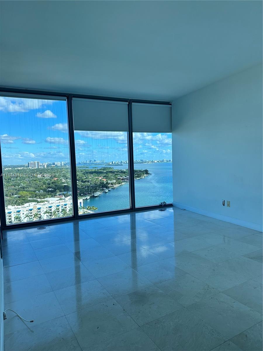 BLUE CONDO - Residential