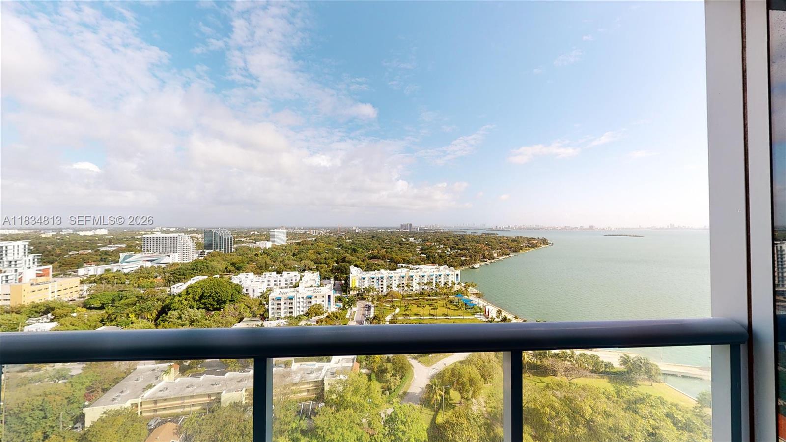 BLUE CONDO - Residential