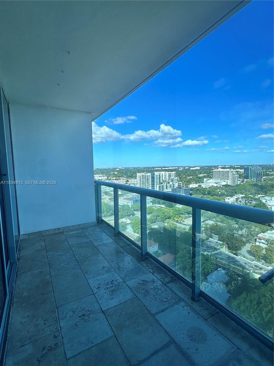 BLUE CONDO - Residential