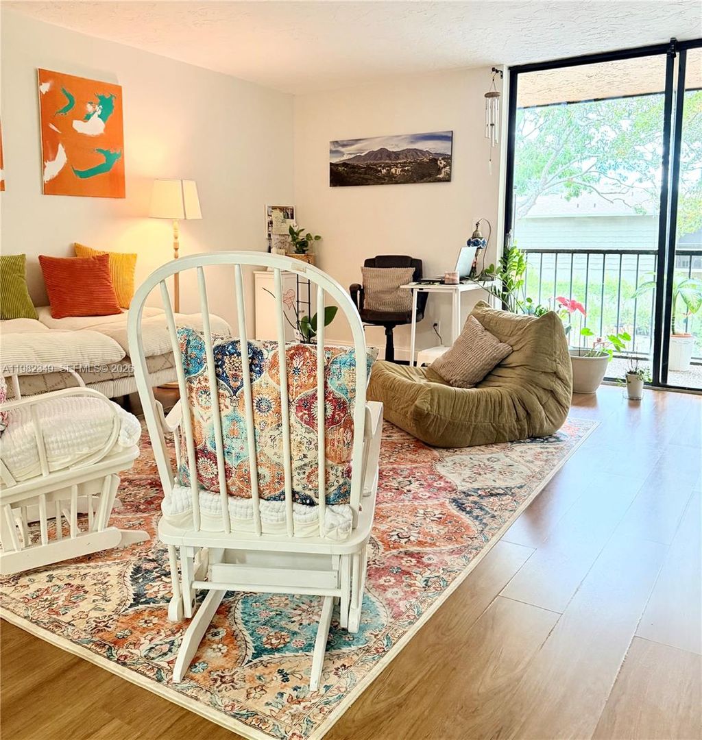 Photo of 450 Commodore Dr #214, Plantation, FL 33325 (MLS # A11982349)