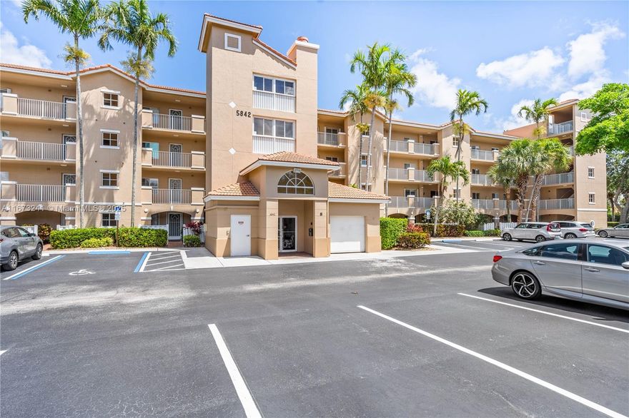 CORAL LAKES. 1510 sf desirable corner unit condo in Coral Lakes, Boynton Beach. Enjoy an active lifestyle in this wonderful 2BD/2BTH + Den. This unit has windows galore for a light bright environment. There are partial hurricane windows, new plank flooring, an updated kitchen with granite countertops and stainless steel appliances. Amenities include indoor and outdoor pools, tennis and pickleball courts, card rooms, 650 seat theater, meeting rooms, 20+ clubs, library and cafe.Buy a total lifestyle!