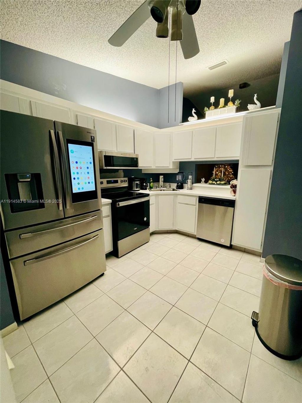 Photo of 1025 Green Pine Blvd #B, West Palm Beach, FL 33409 (MLS # A11914583)