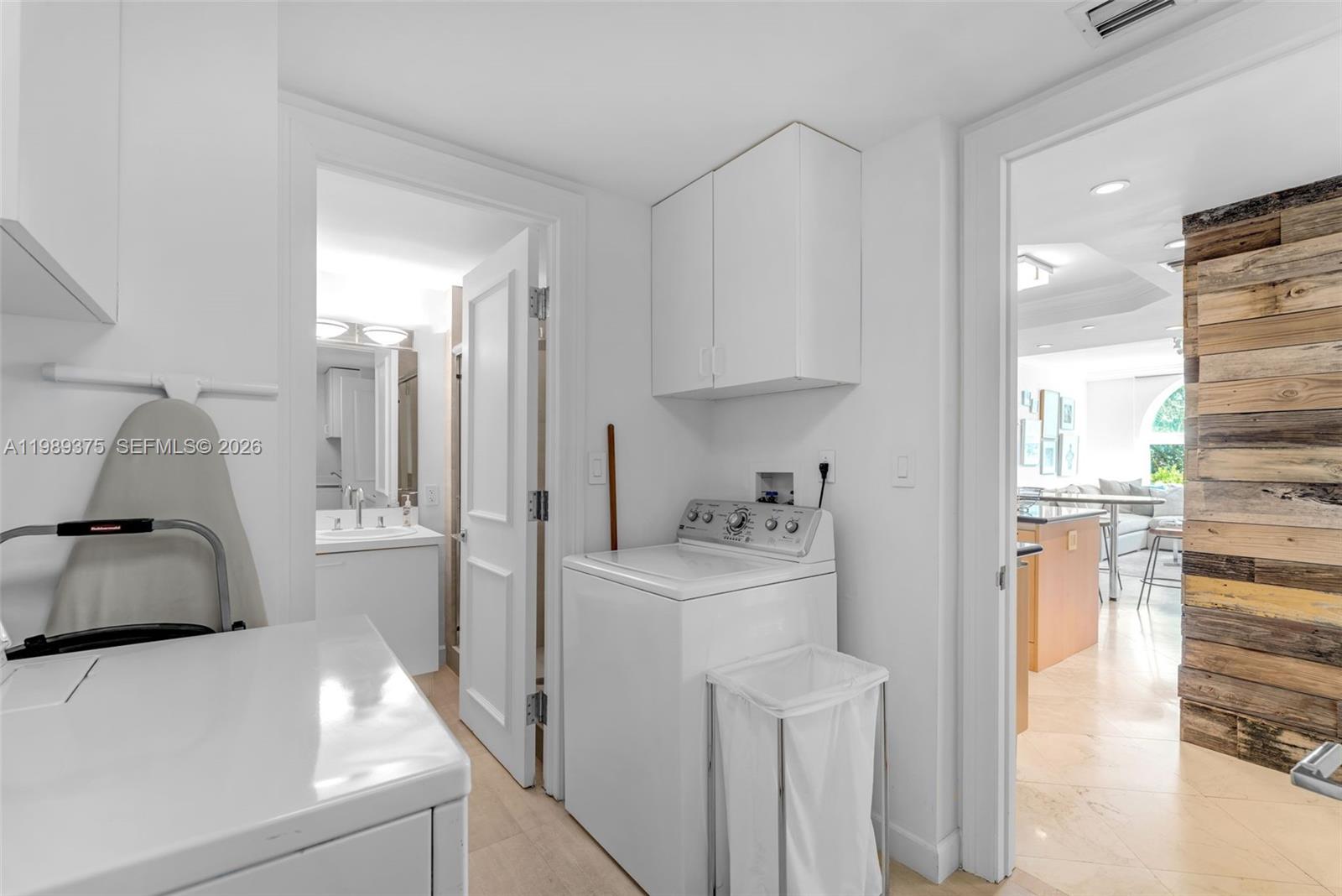 GRAND BAY TOWER CONDO - Residential