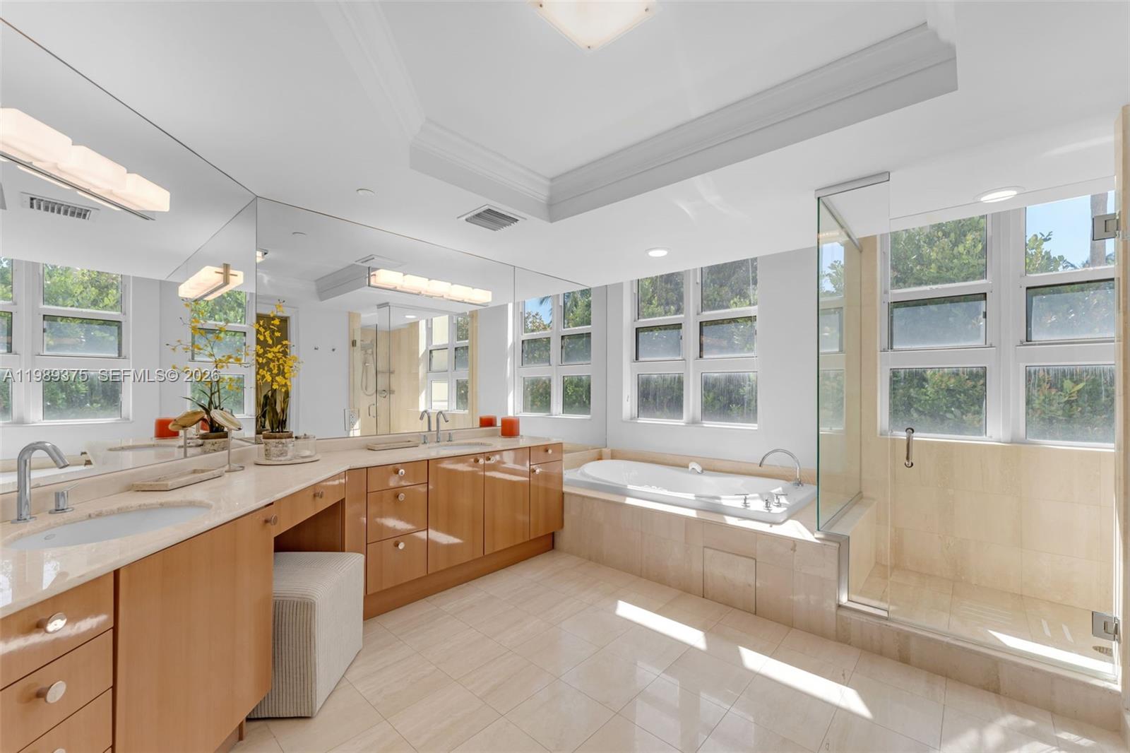 GRAND BAY TOWER CONDO - Residential