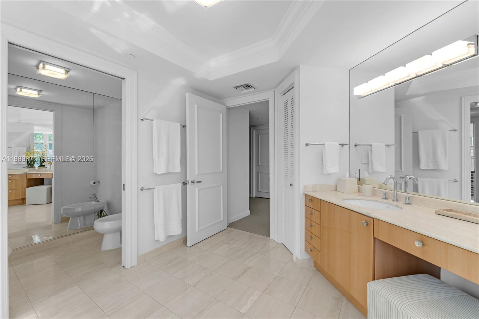 GRAND BAY TOWER CONDO - Residential