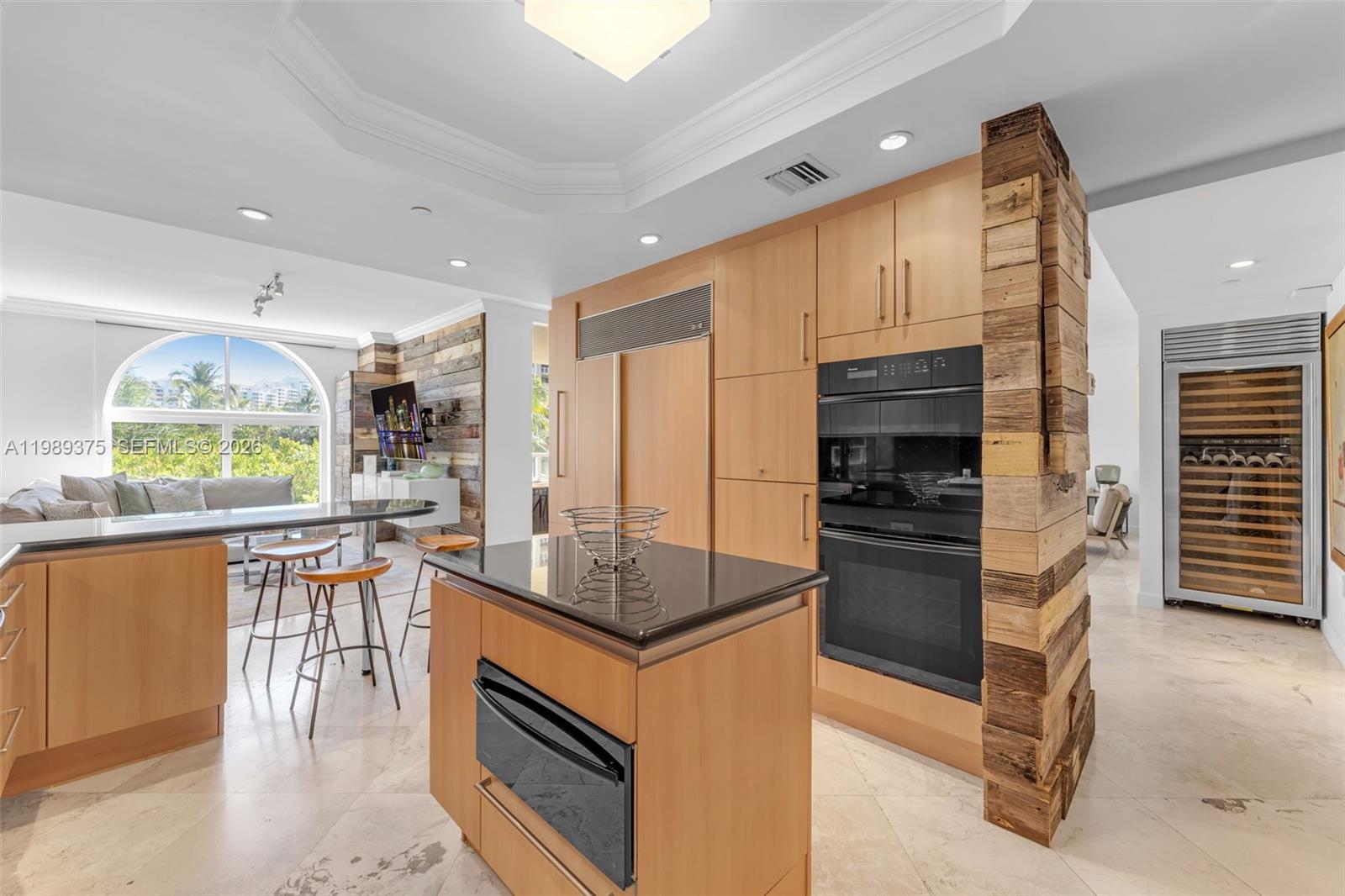 GRAND BAY TOWER CONDO - Residential